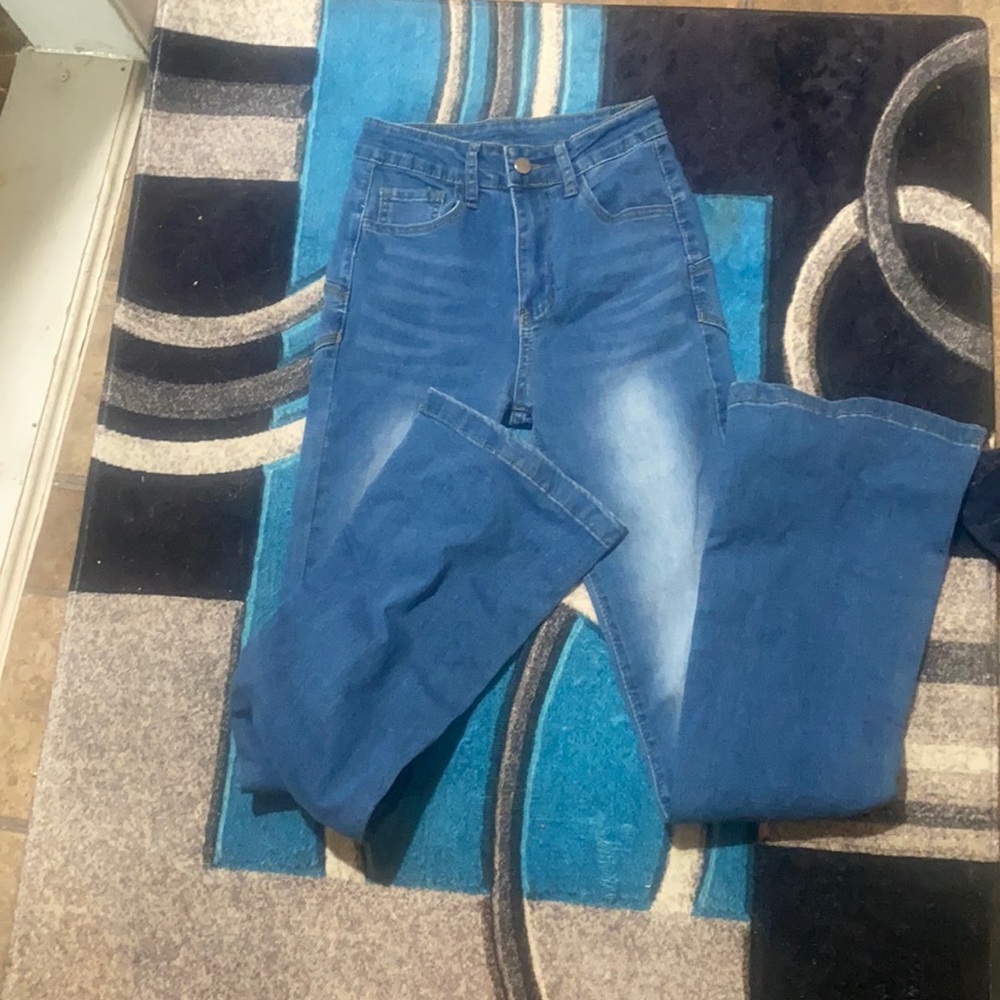 Jeans with back seam detail. XS never worn